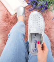 Klapki damskie Inblu 50-34N Srebrne