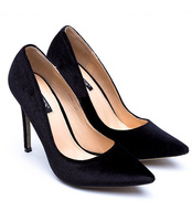 Welurowe czółenka damskie Vices 5046 Czarne